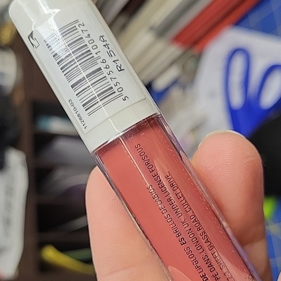 Makeup Obsession Lip Gloss - Captivated R154A 5ml New - Picture 2 of 3